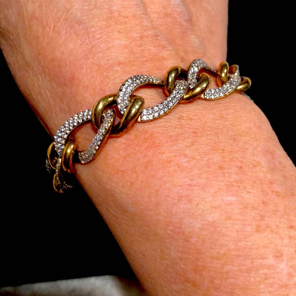 Bracelet.
